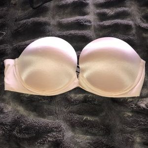 Victoria’s Secret strapless bra